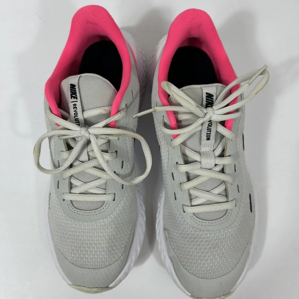 Nike Revolution 5 BQ5671 010 Youth 6 Running Shoes Pink Gray Sneakers Women  7.5